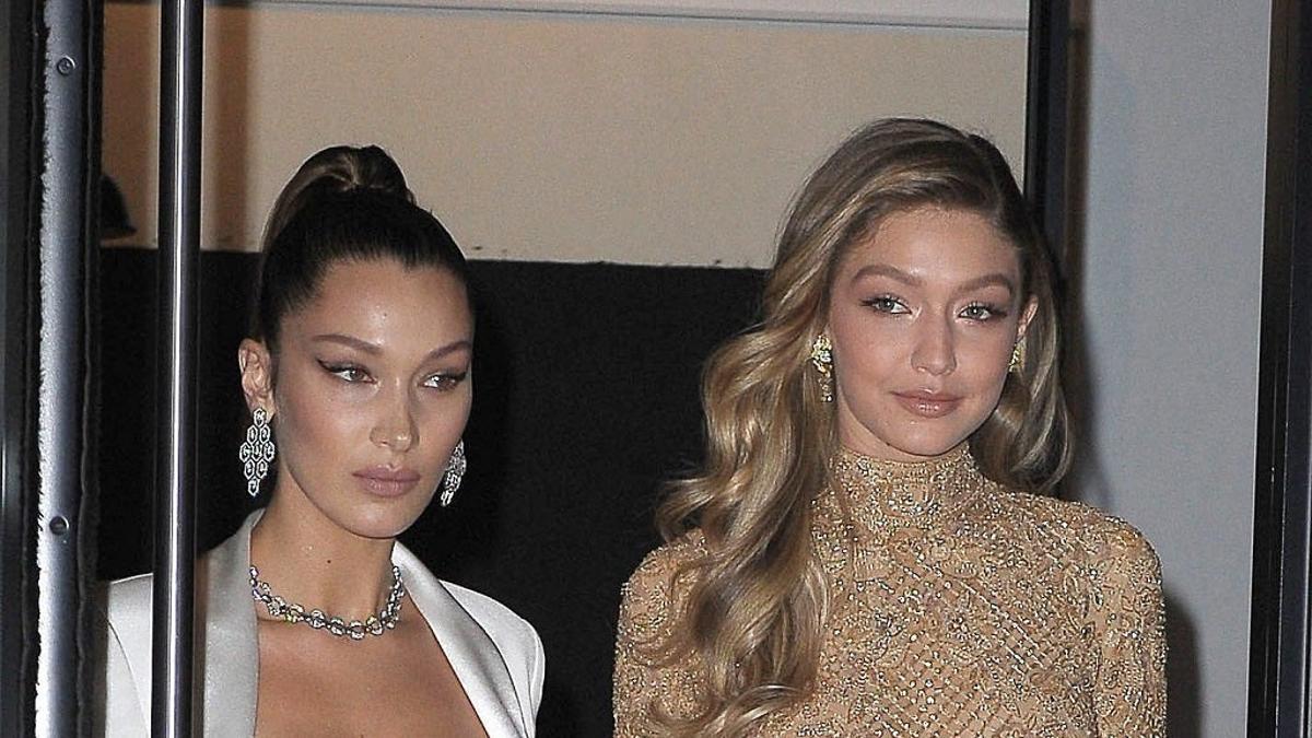 Gigi Hadid and Bella Hadid salen del hotel en NY