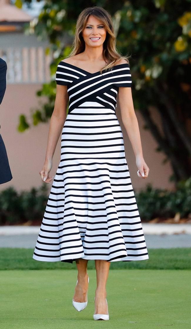 Melania Trump con vestido de escote barco de Carolina Herrera