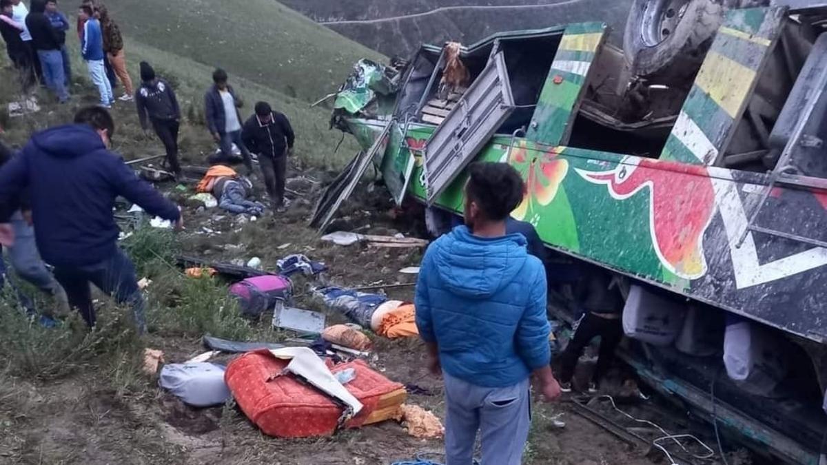 El autobús accidentado en Perú.