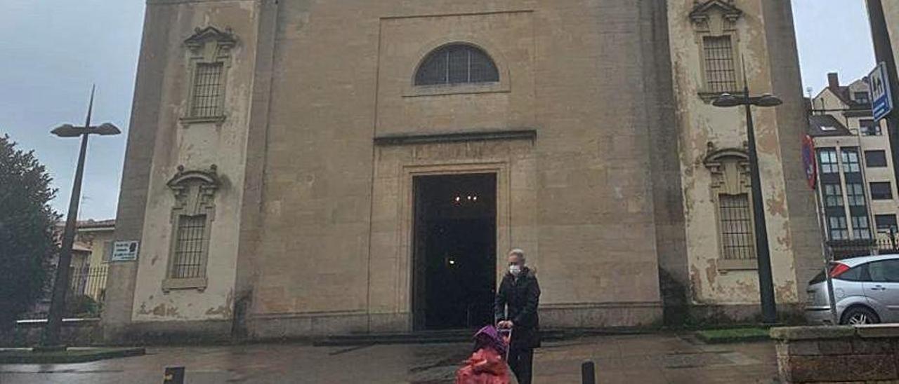 La iglesia de Pola de Siero. | LNE