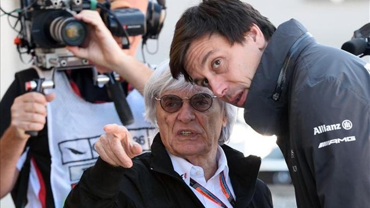 Toto Wolff con Bernie Ecclestone