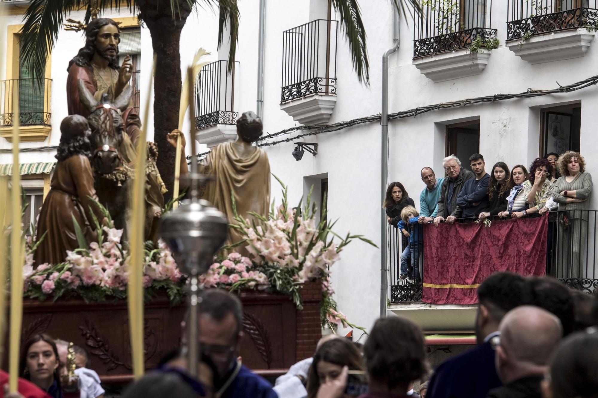 Cáceres se entrega en masa a su Domingo de Ramos