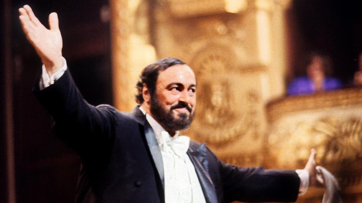 zentauroepp6908367 pavarotti171222121836