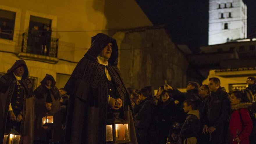 procesión de las capas pardas