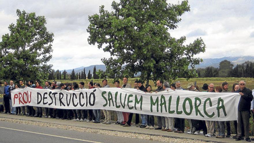 Imagen de una protesta contra el proyecto.