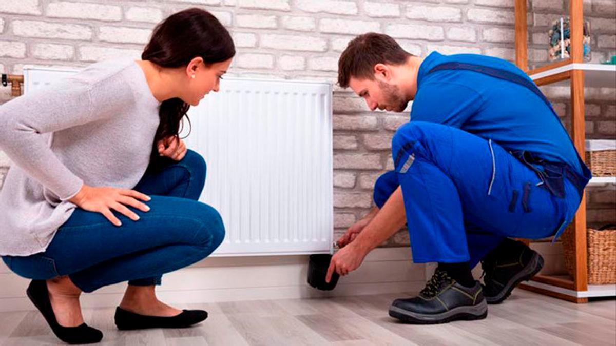 PURGAR RADIADORES | Así debes purgar el radiador para que caliente bien y  evitar que aparezcan humedades
