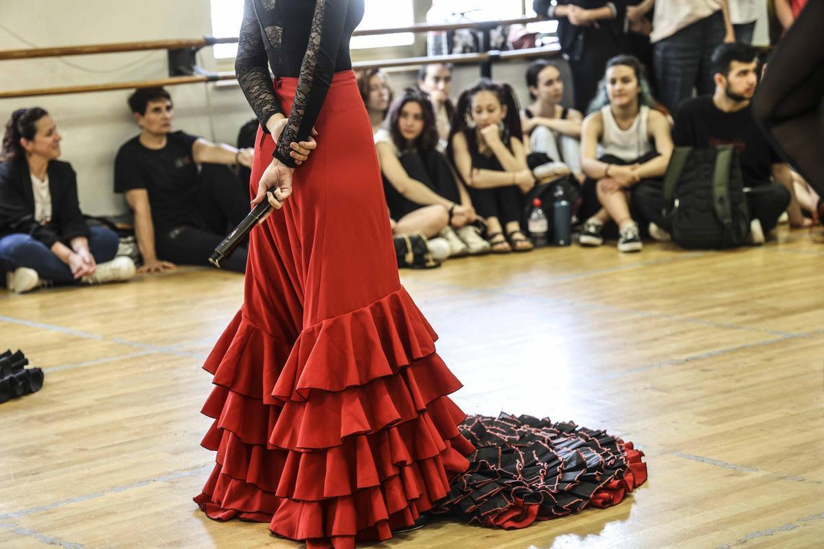 La danza se refugia en Alicante del terremoto de Turquía