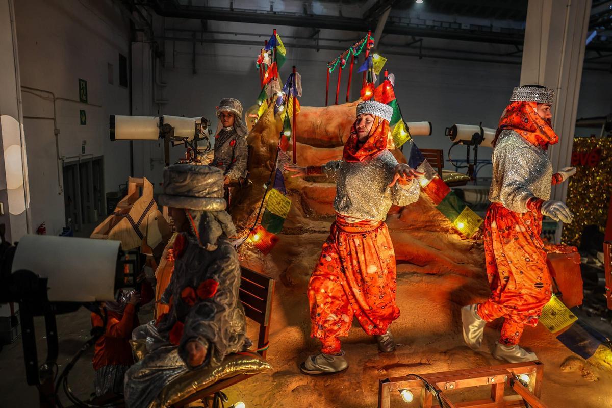 Preparan la Cabalgata de Barcelona con estreno de carrozas y vestuarios para los Reyes Magos