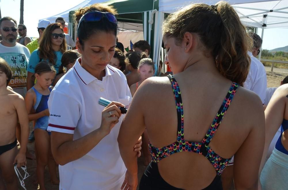 Más de 200 participantes 'se mojan' por la esclerósis múltiple en Playa Paraíso