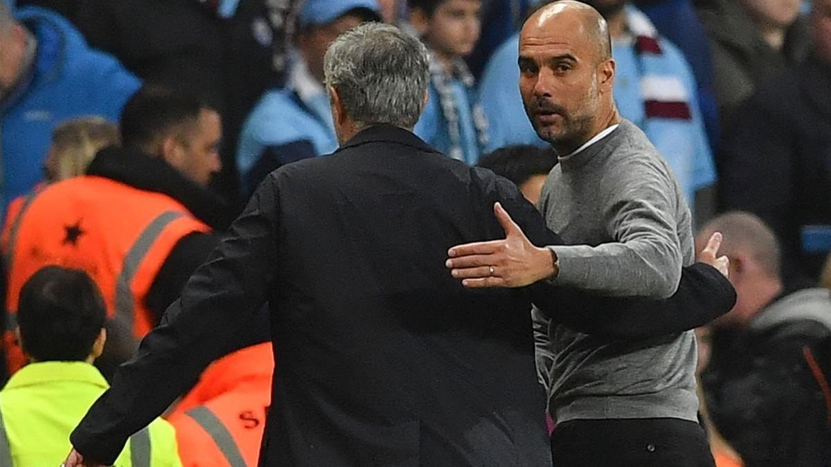 Mourinho y Guardiola tras un City-United en el Etihad del pasado mes de abril.