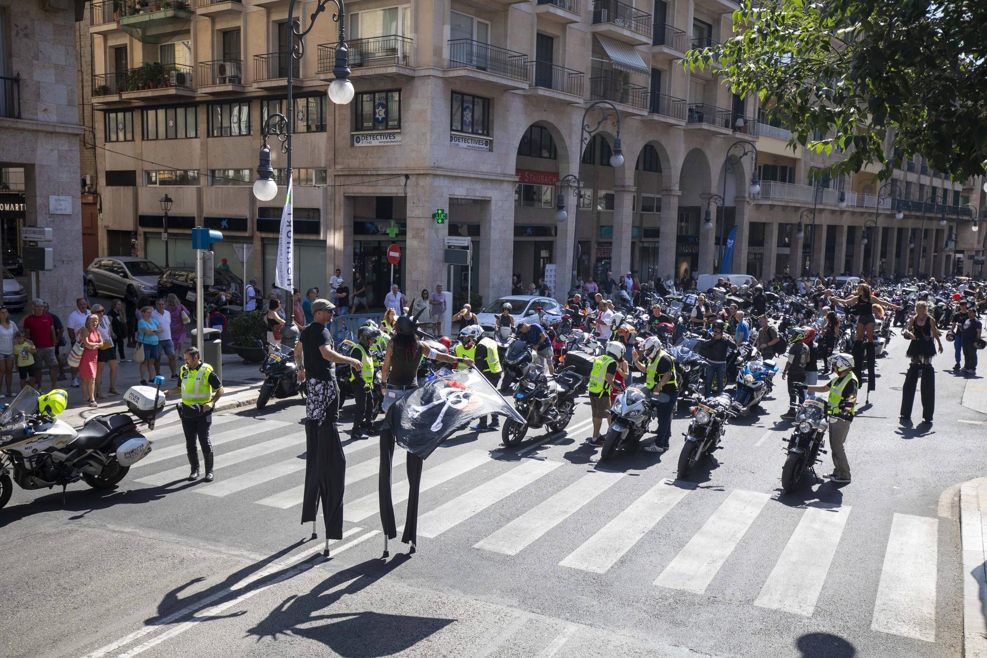 FOTOS | Más de 2.000 moteros participan en el Motorock FM de Palma