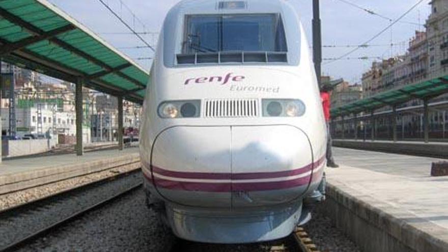 El servei es fa amb sis trens Euromed.