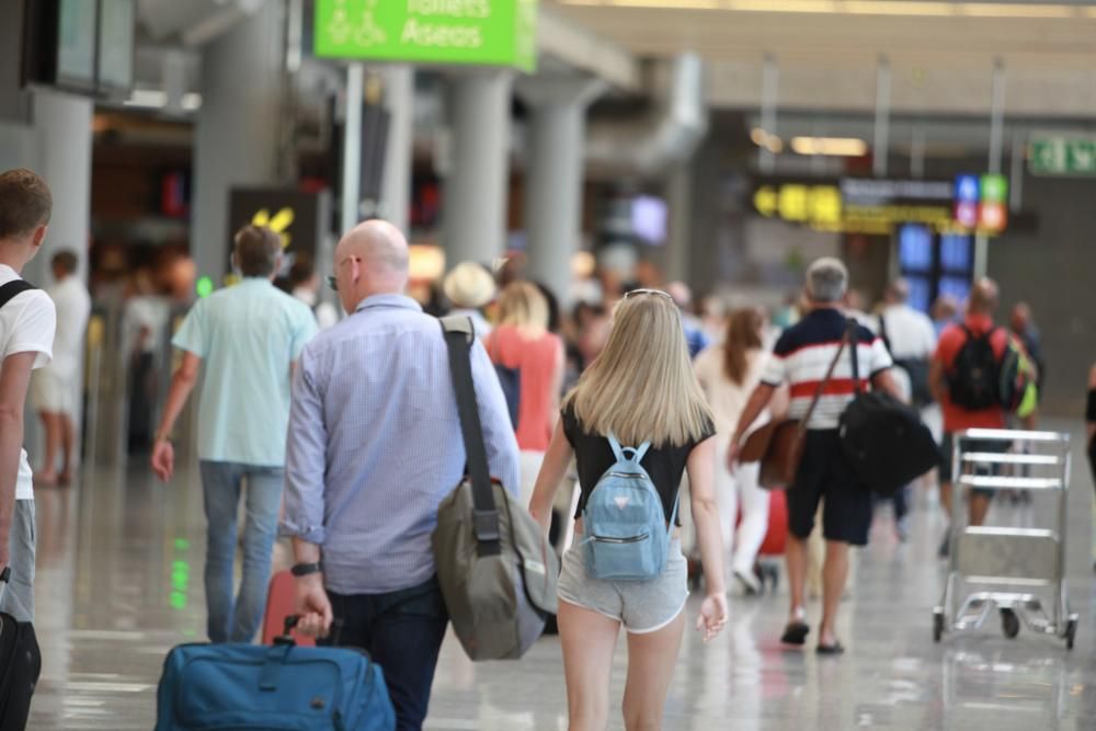 Casi 500.000 personas pasarán por el aeropuerto de Son Sant Joan este fin de semana