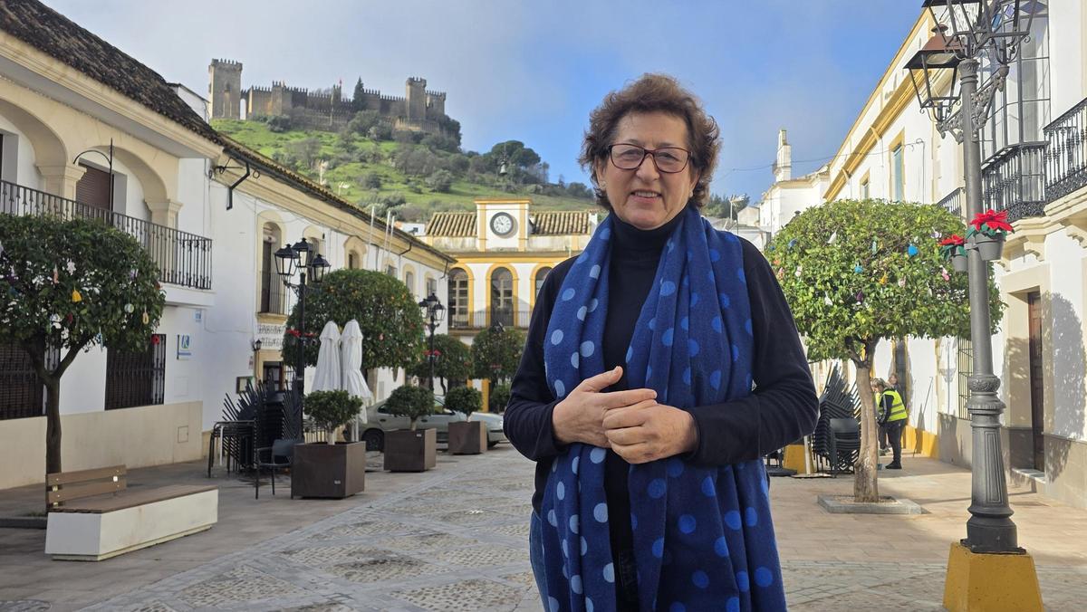 Sierra Luque, en Almodóvar con el castillo al fondo.