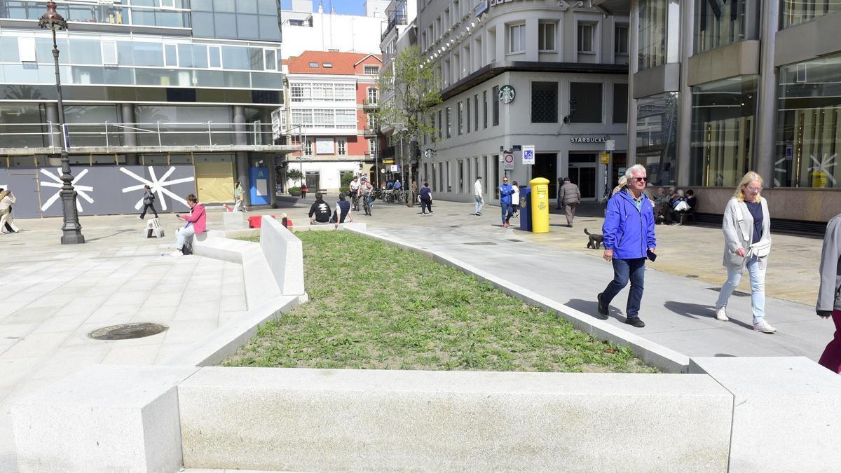 De Entrejardines a Correos: nueva reorganización en una parada clave de A Coruña por donde pasan 296 buses y 2.000 viajeros al día