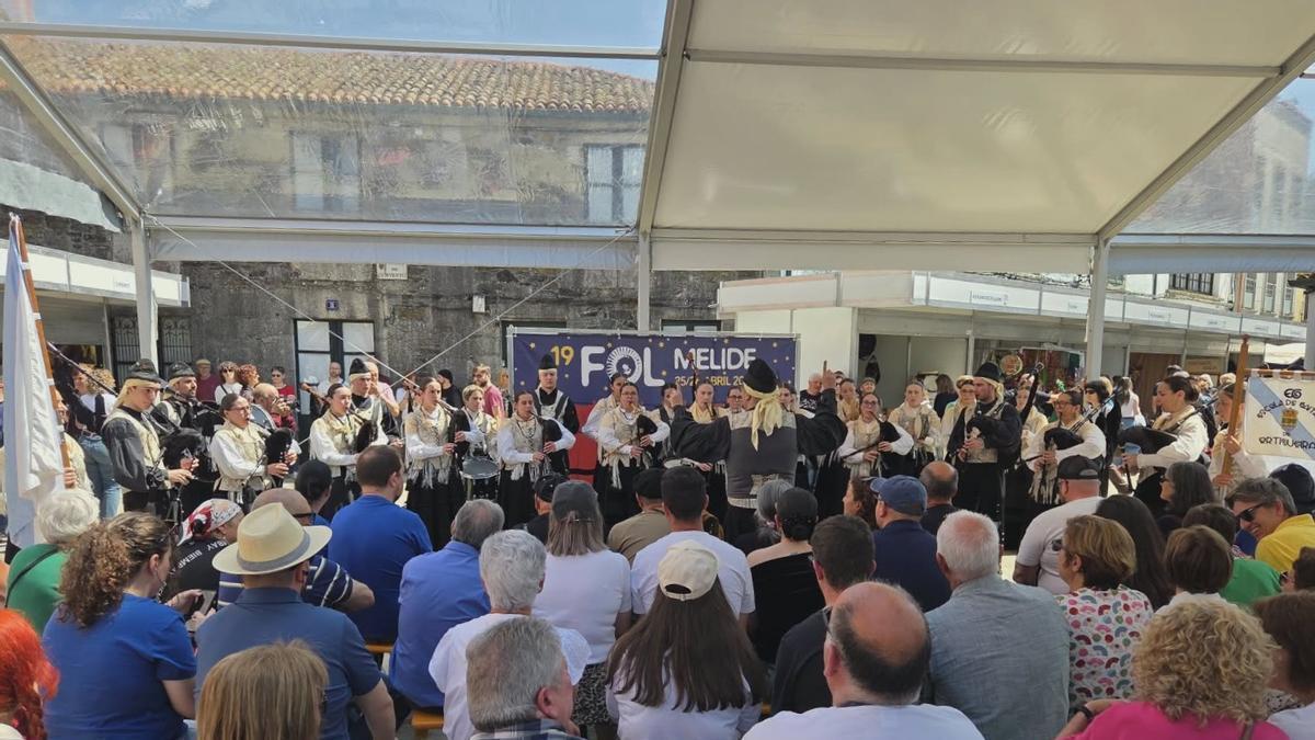 Actuación da Banda de Gaitas de Ortigueira na 19ª Foliada de Melide.