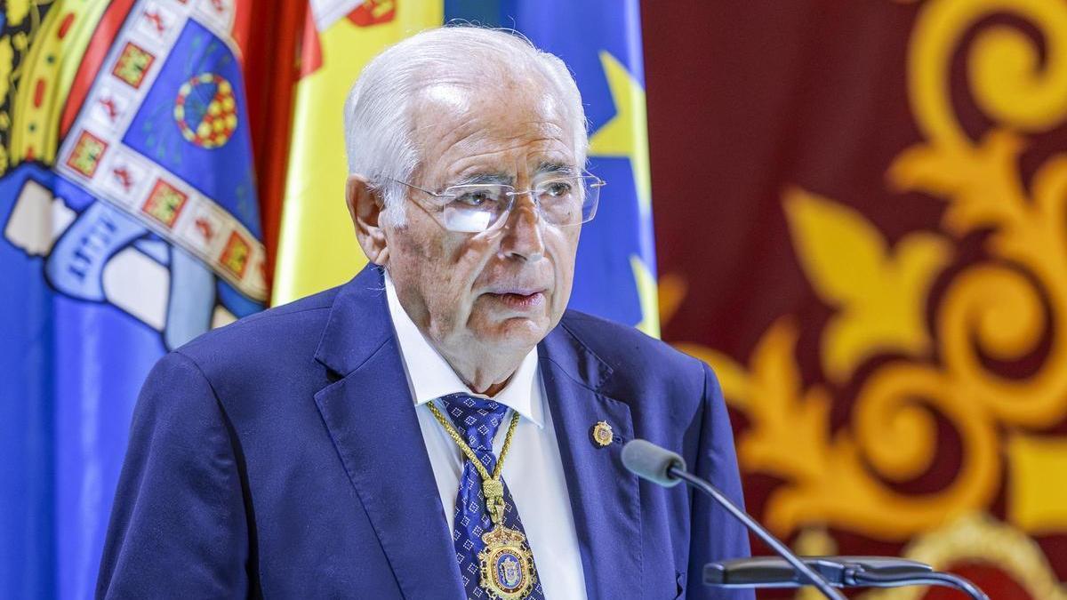 Abucheos al Gobierno en un Día de Melilla con apoyos a Ceuta frente a su “invasión”