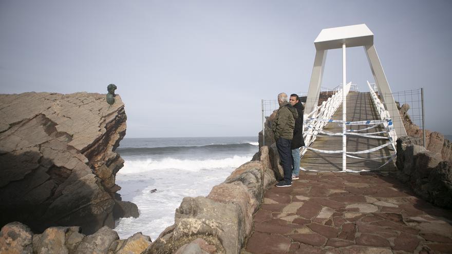 &quot;Amigos de Salinas&quot;, a diferencia de Costas, ve factible salvar el mirador de La Peñona