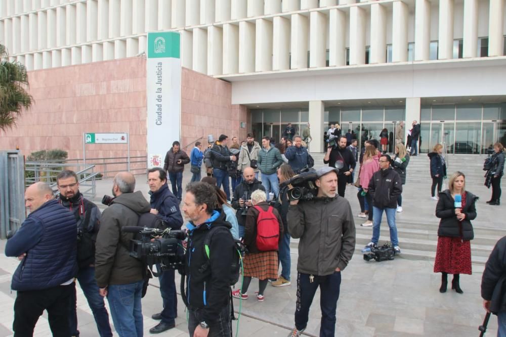 Llegada de David Serrano, dueño de la finca de Totalán donde murió Julen, a la Ciudad de la Justicia.