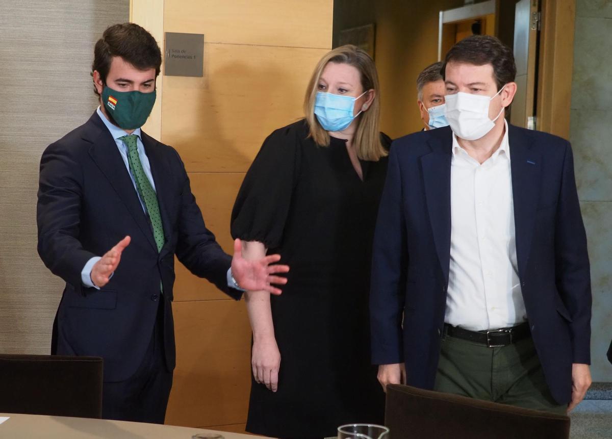 Mañueco i Gallardo, «satisfets» després de l’acord de legislatura Mañueco i Gallardo, «satisfets» després de l’acord de legislatura