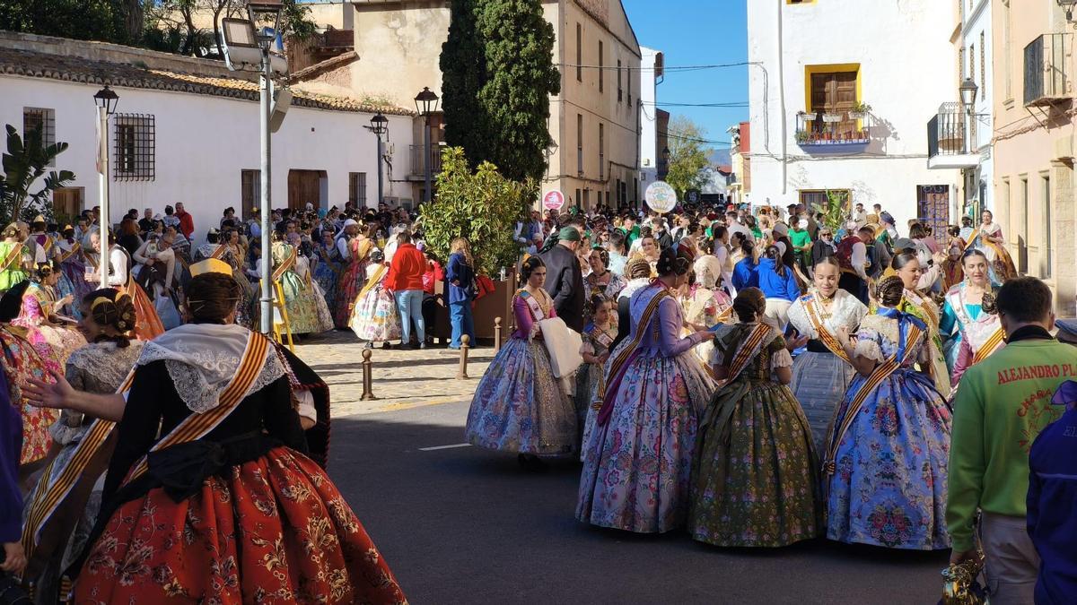 Miles de personas llenaron de alma fallera Gilet y Faura