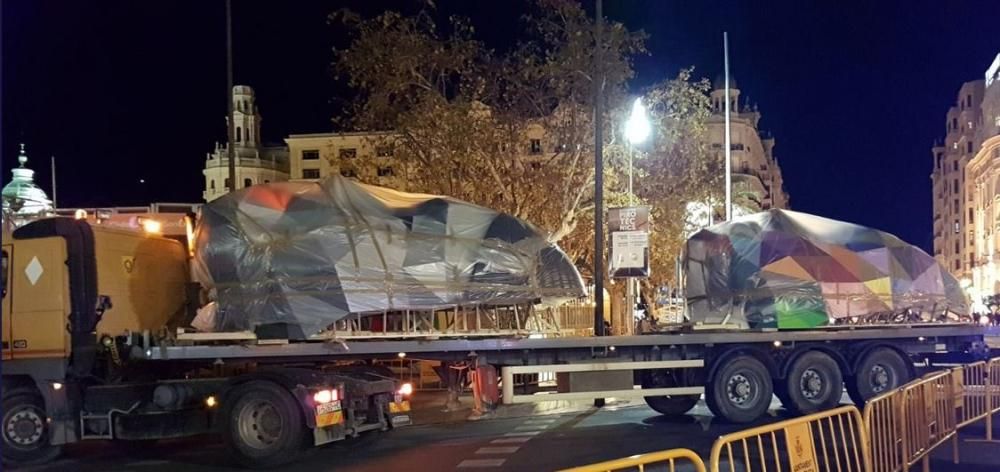 Empiezan a llegar las góndolas con la falla municipal