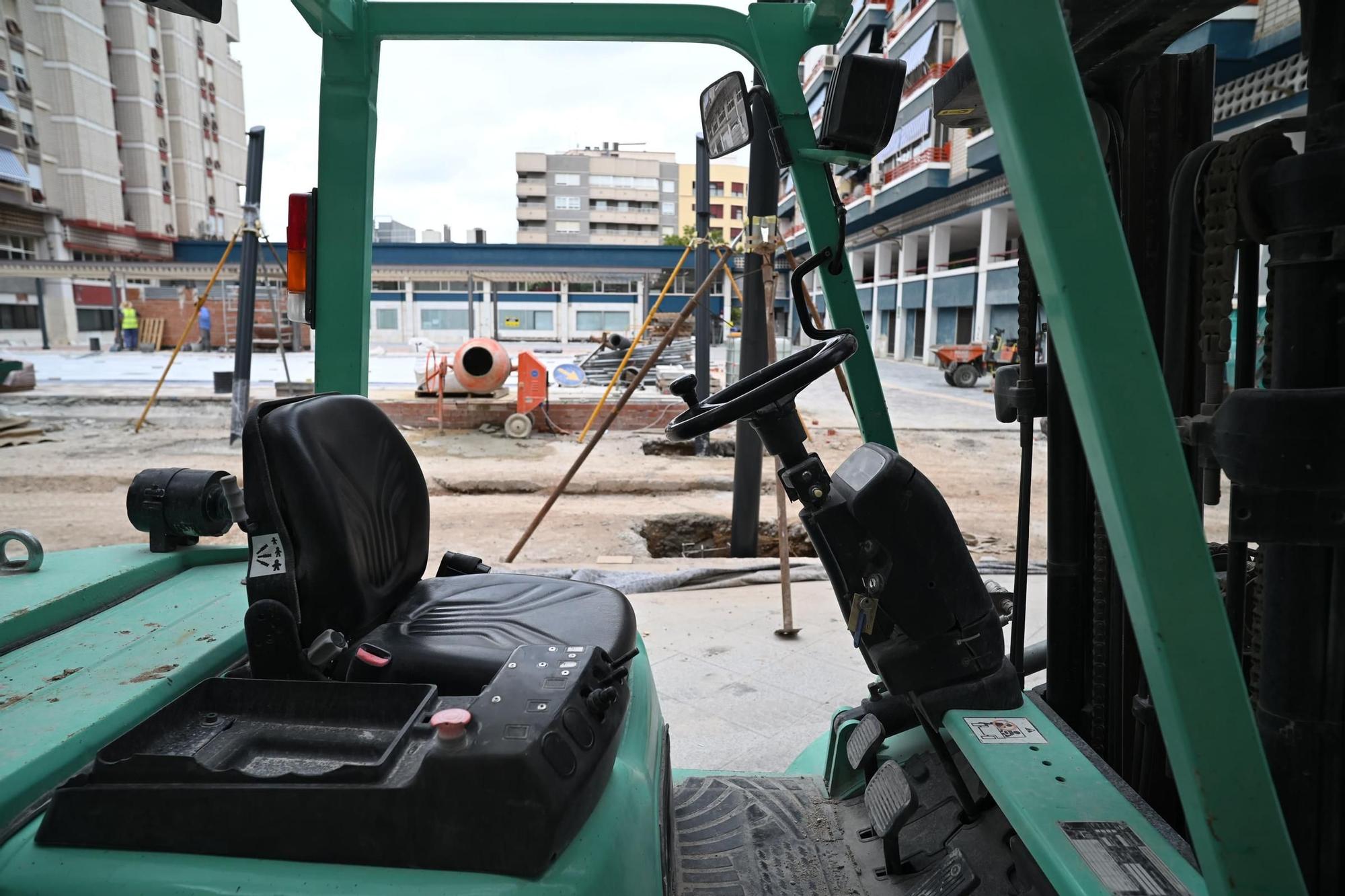Así van las obras de la plaza de los pisos azules en Elche