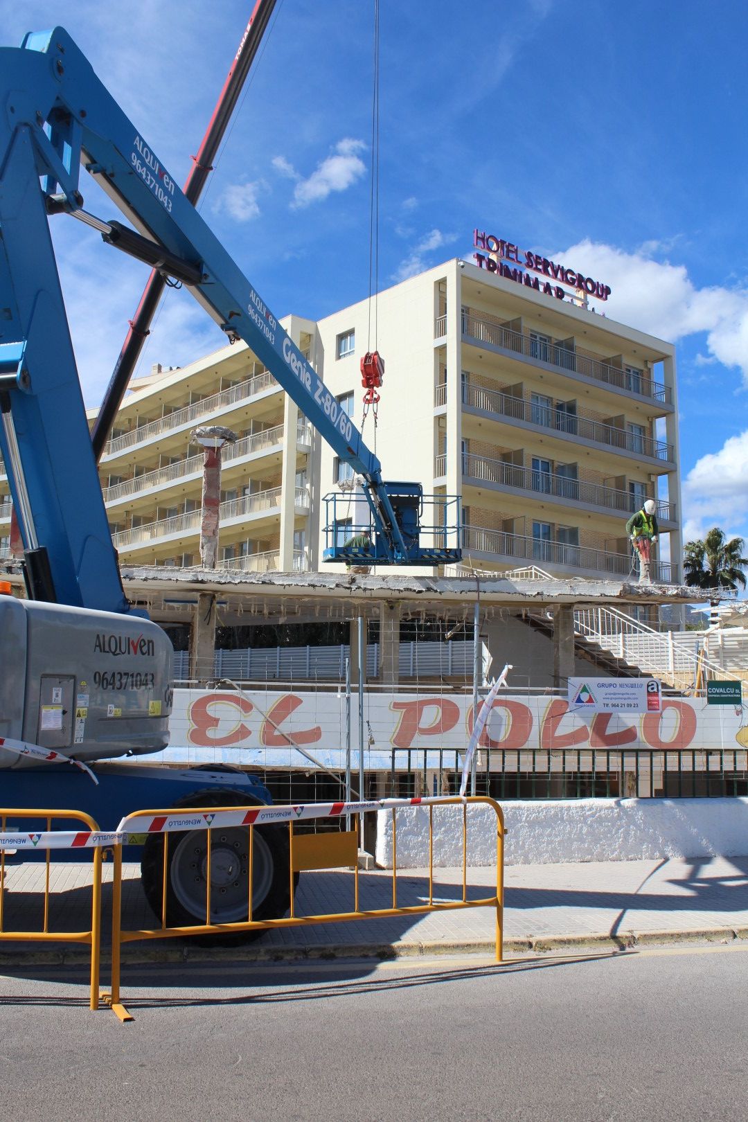 Empieza el derribo de la mítica Tasca El Pollo en Benicàssim