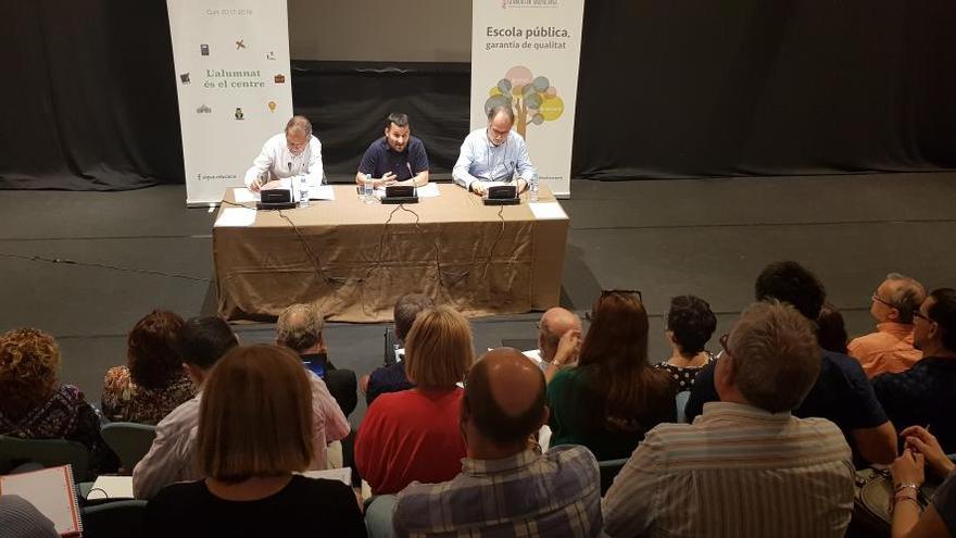 El secretario autonómico de Educación, Miquel Soler, y el conseller Vicent Marzà, hoy en Castelló