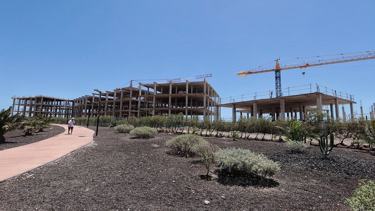 El hotel La Tejita en construcción.