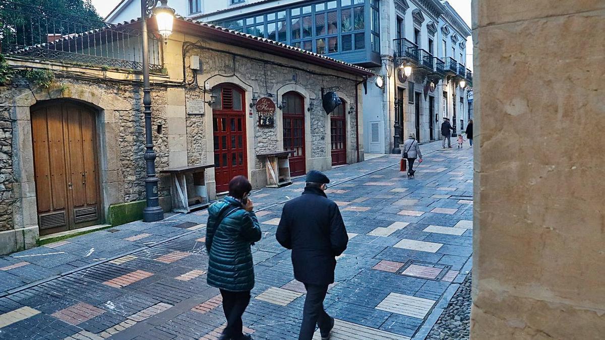 Fachada del Don Floro, en el número 1 de la calle de Galiana, ayer. | Mara Villamuza