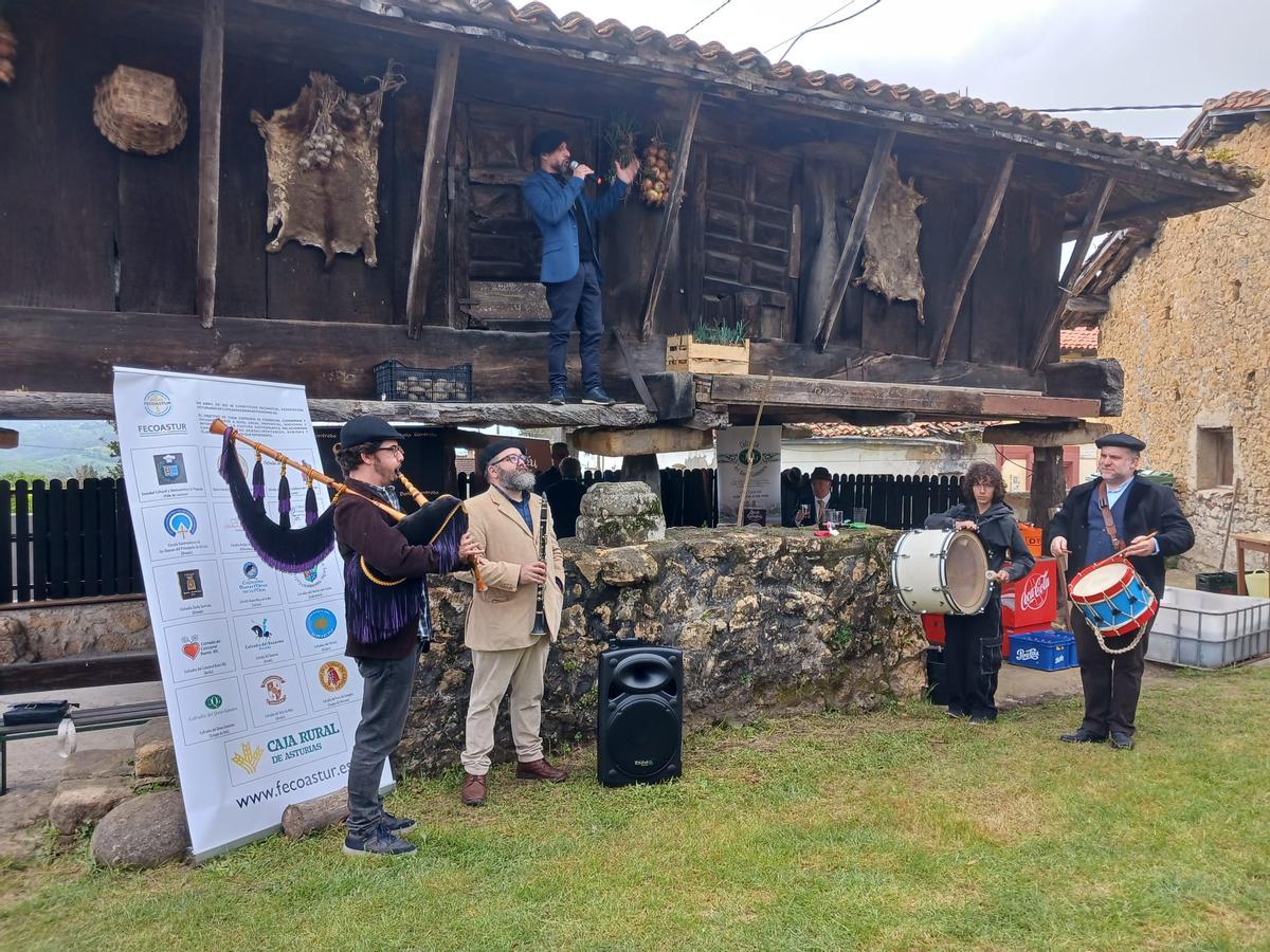 Las imágenes del encuentro de cofradías gastronómicas en Valdesoto