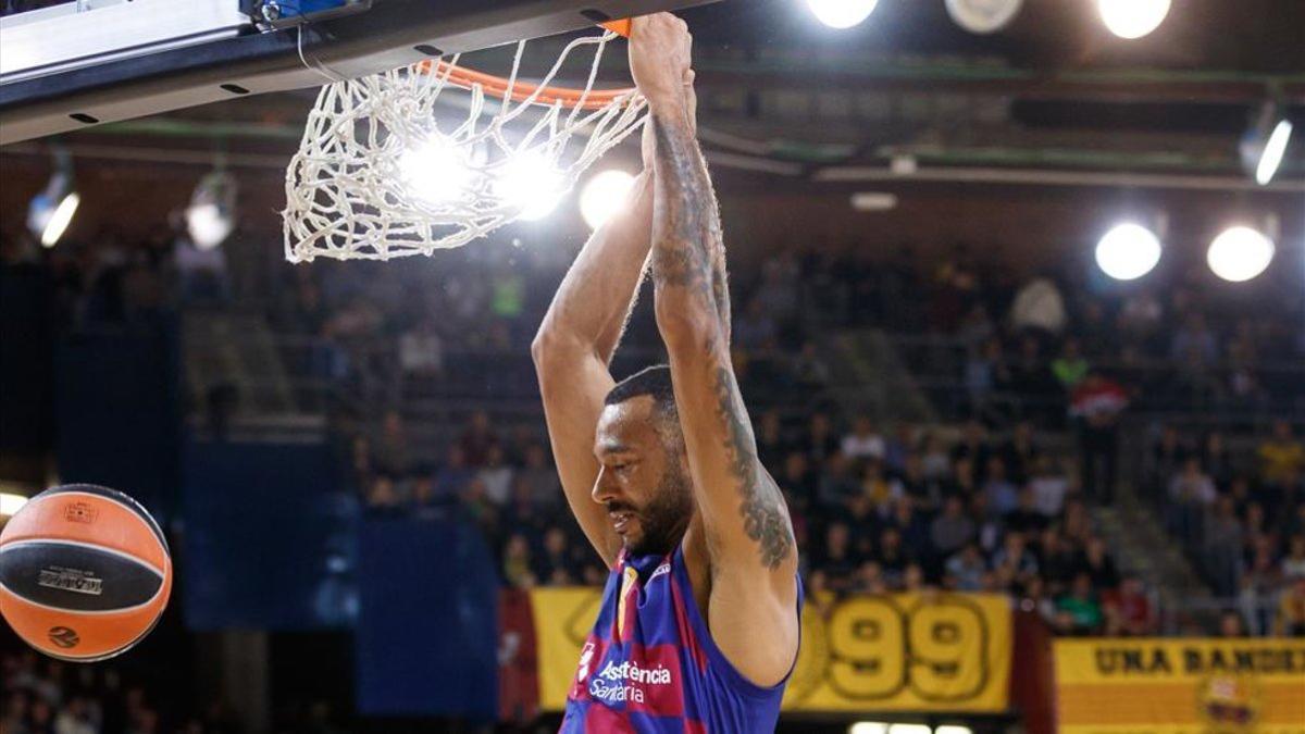 Adam Hanga fue uno de los destacados en el partido de la primera vuelta