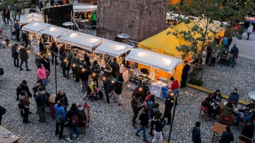 El Sant Jordi de Nadal rep més de 10.500 visitants i reuneix una setantena d&#039;autors