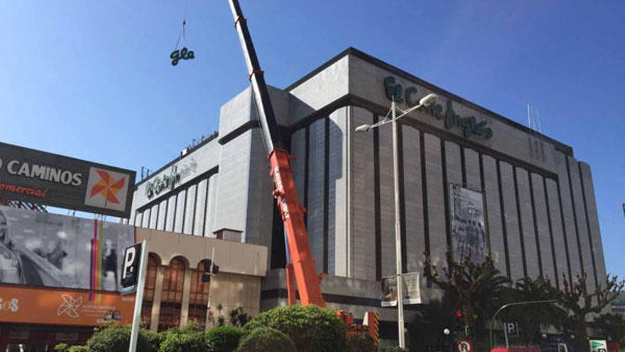 Feca-Neón moderniza los rótulos de El Corte Inglés en A Coruña