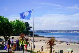 La playa de A Ribeira de Miño recupera la bandera azul