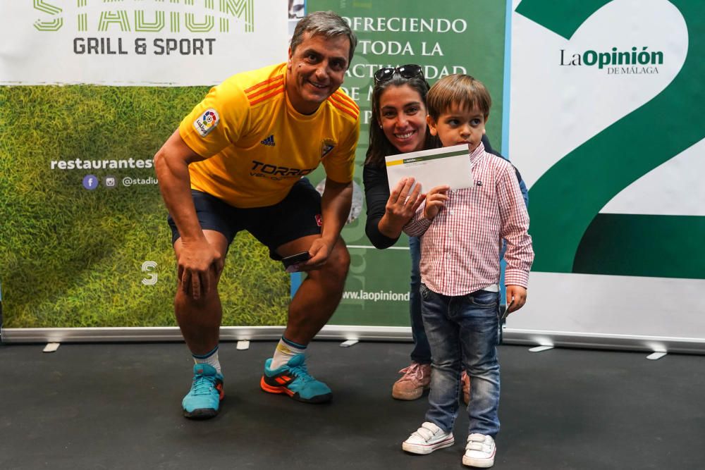 Entrega de los premios a los ganadores del V Torneo de Pádel de La Opinión de Málaga.