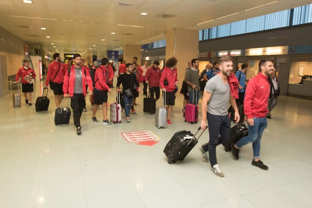 La llegada del SD Formentera al aeropuerto de Ibiza.