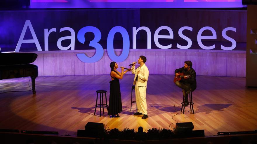 Vídeo | Así ha sido la actuación íntegra de Juanjo Bona con 'Mis tías' en los Aragoneses del Año