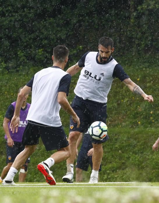 Negredo, uno de los protagonistas del lluvioso día