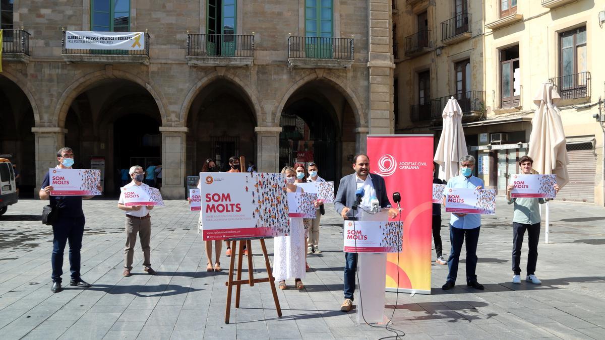 Presentació de la campanya &#039;Som Molts&#039;, a la plaça Major de Manresa
