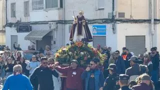 Elche mantiene viva un año más la tradición de San Antón