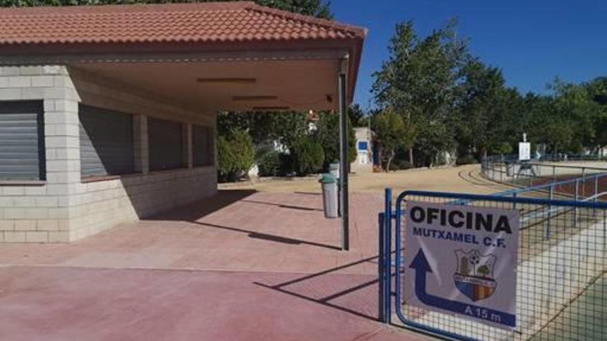 Los bares del polideportivo, del parque de El Canyar de les Portelles y de la Huerta, cerrados.