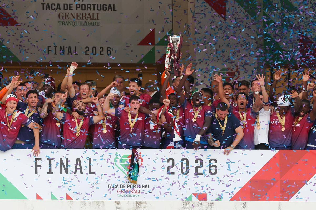 Los jugadores del Torreense celebran el triunfo frente al Sporting CP en la Taça de Portugal