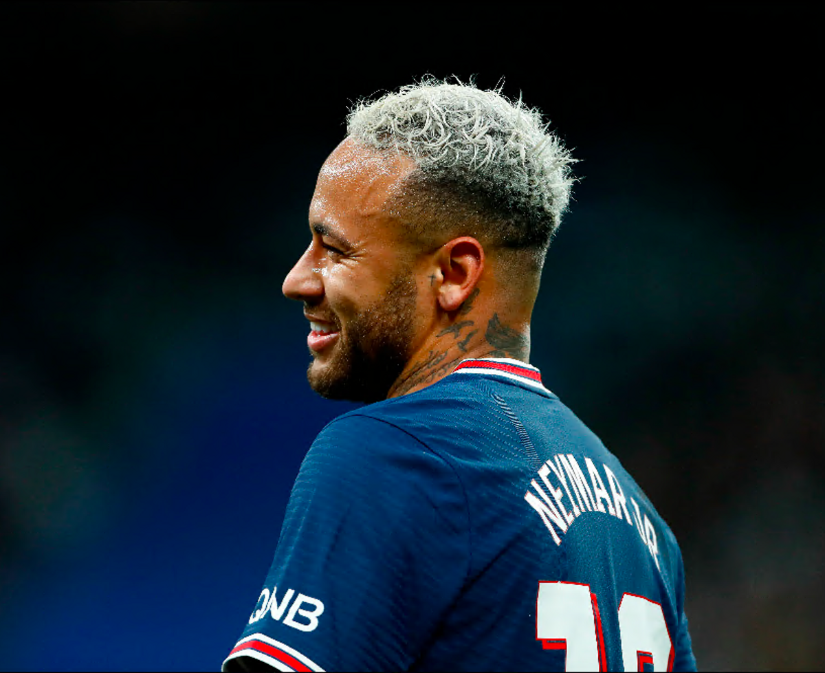 Neymar, en el Bernabéu durante el Madrid-Paris SG.