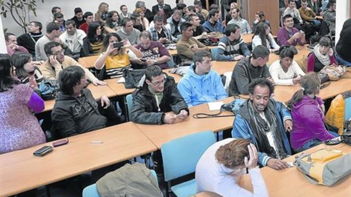 Jóvenes españoles, en un encuentro con las autoridades de Turingia (Alemania), en un programa de formación profesional en octubre del 2013.