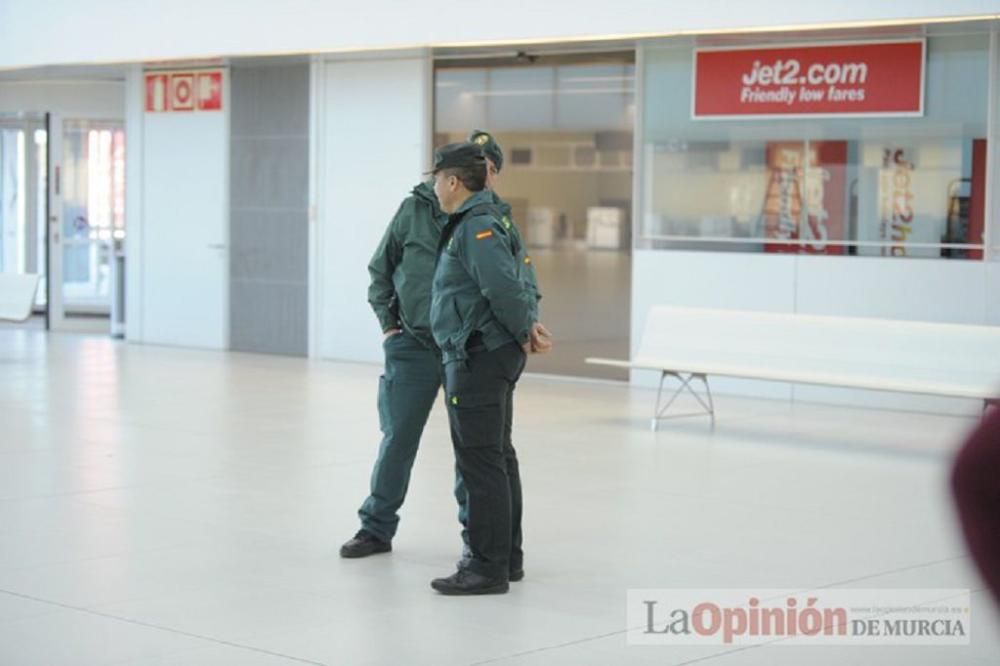 El delegado del Gobierno visita el aeropuerto de Corvera