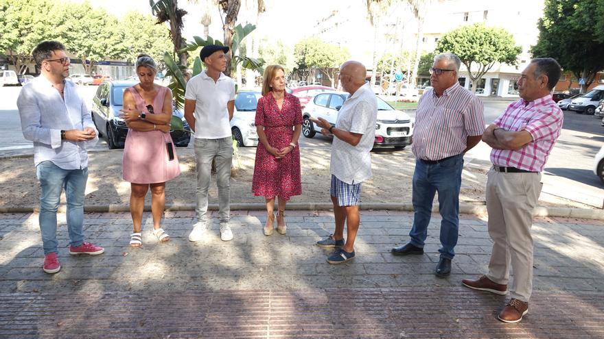 Los concejales del PSOE, en la avenida Plutarco