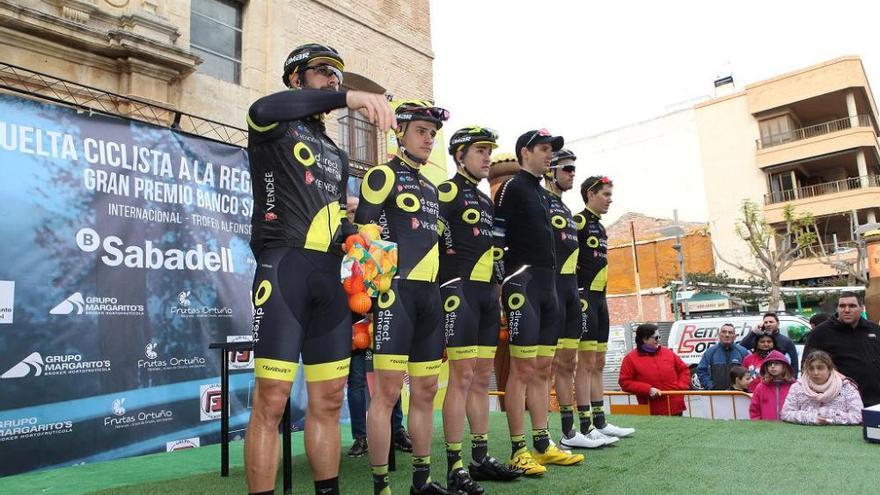 Ambiente a la salida y la llegada de la Vuelta Ciclista a Murcia