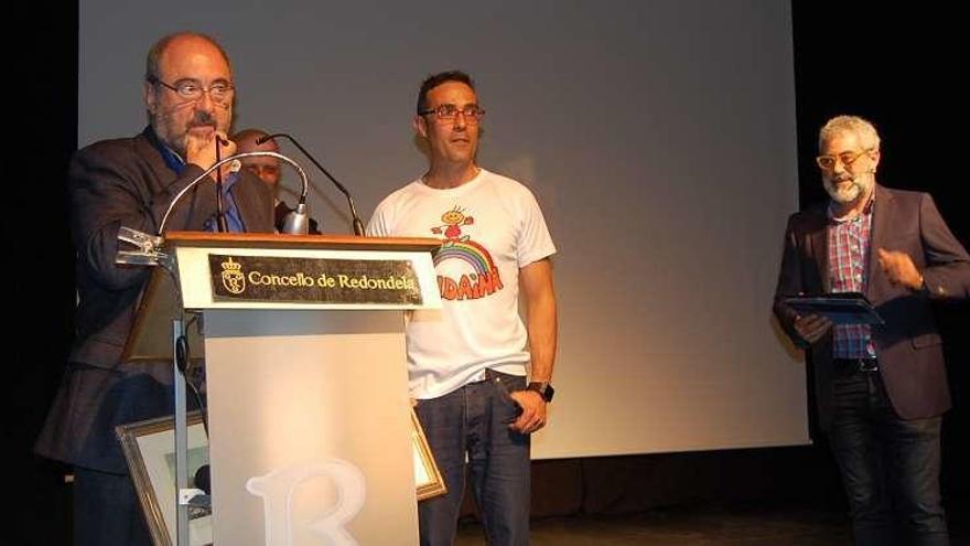 José Ángel Egido (i.), con Fernando Carreira y Carlos Blanco, ayer. // FdV